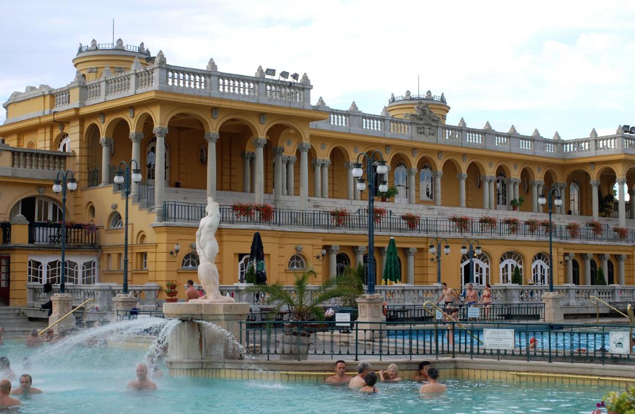 Little Americas Westend Mall Apartments Budapest Luaran gambar